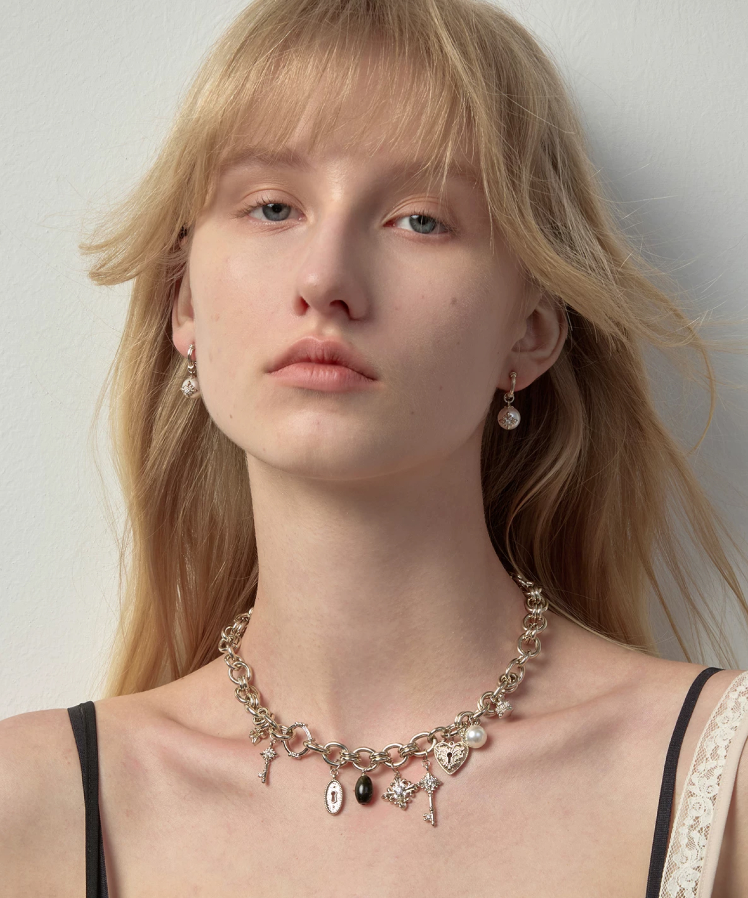 Колье Iris Charm Collar 3 Колье Iris Charm Collar — изображение 3